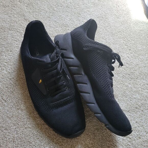 Fendi Sneakers - Picture 2 of 6